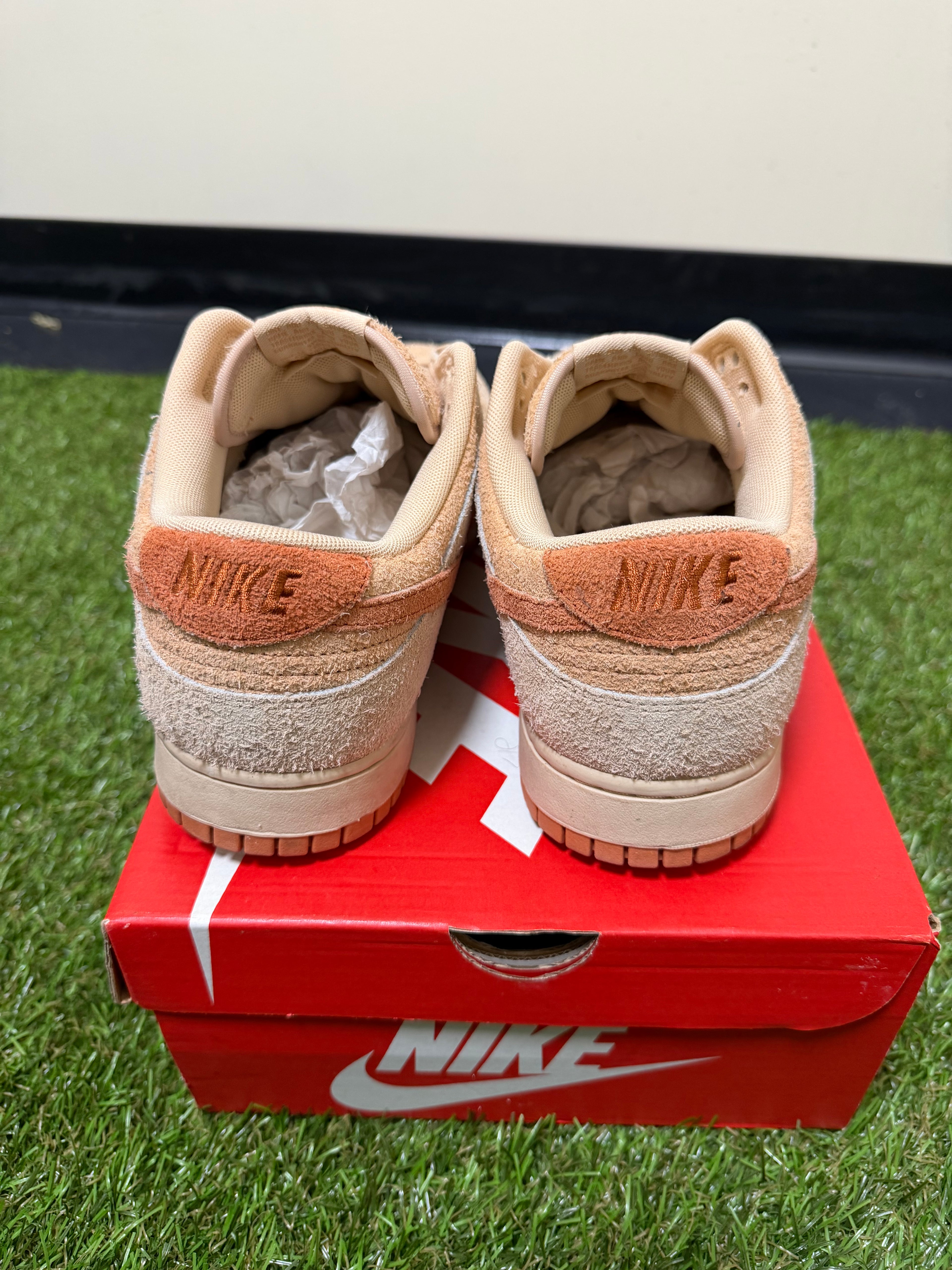 Nike dunks low preowned