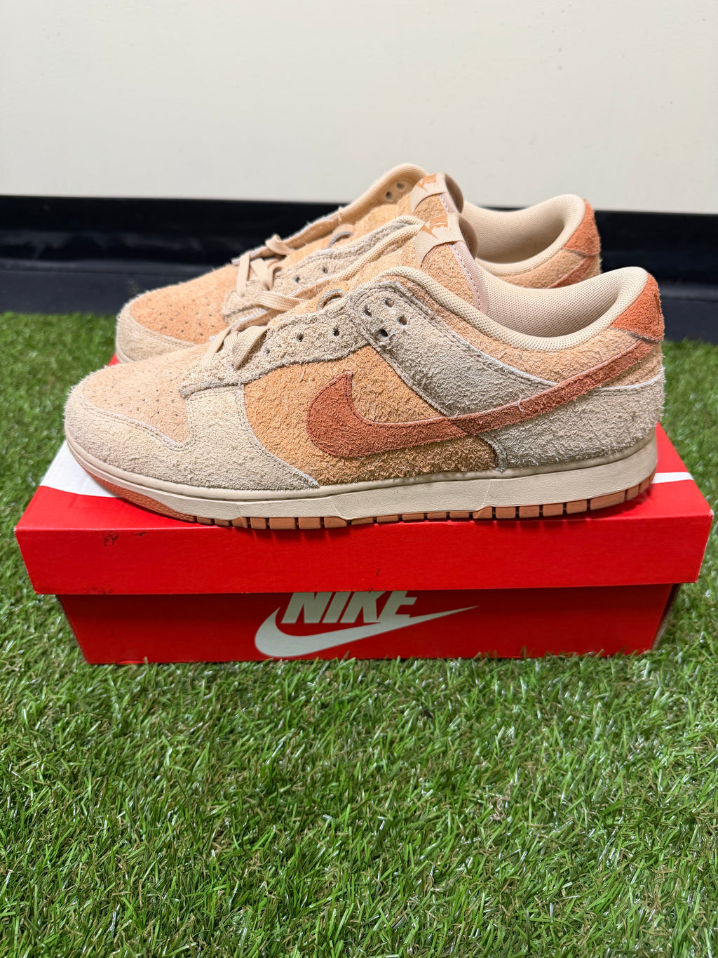 Nike dunks low preowned