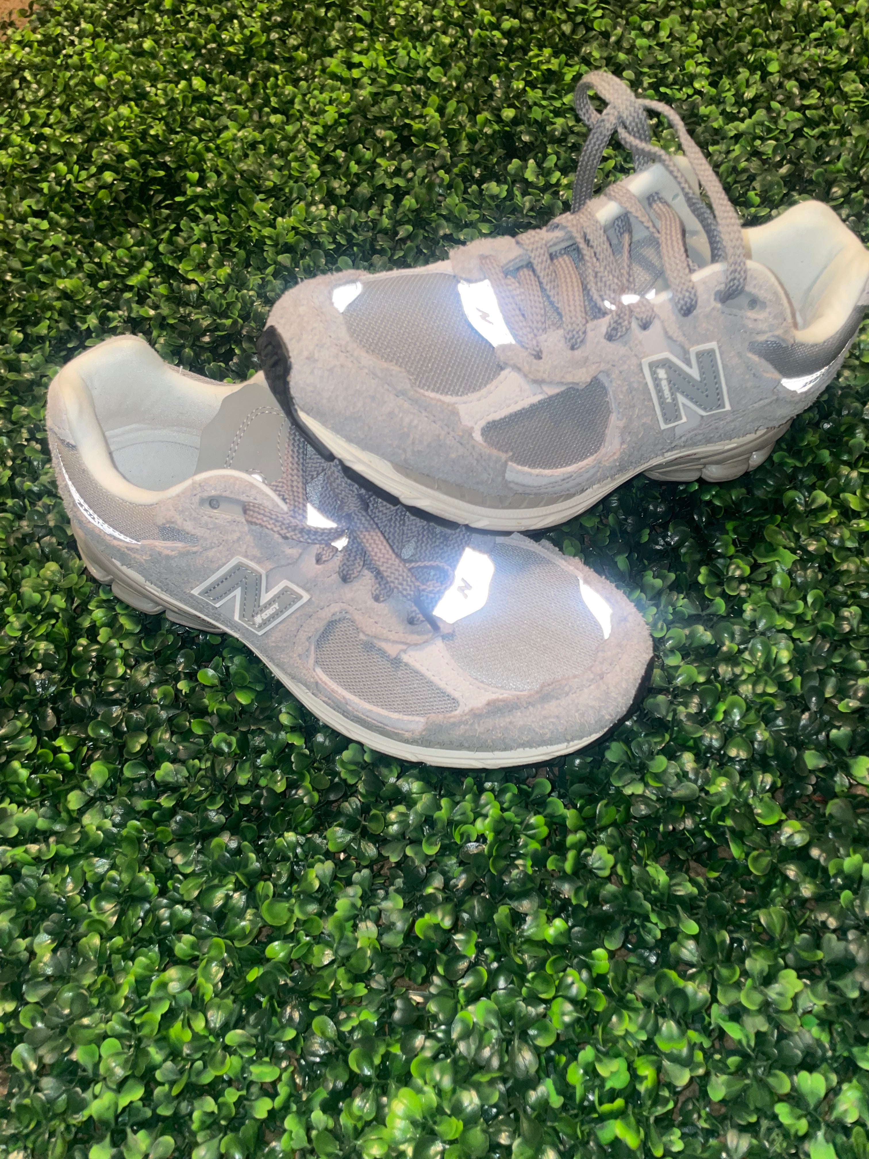 NEW BALANCE 2002RD PREOWED WITH BOX