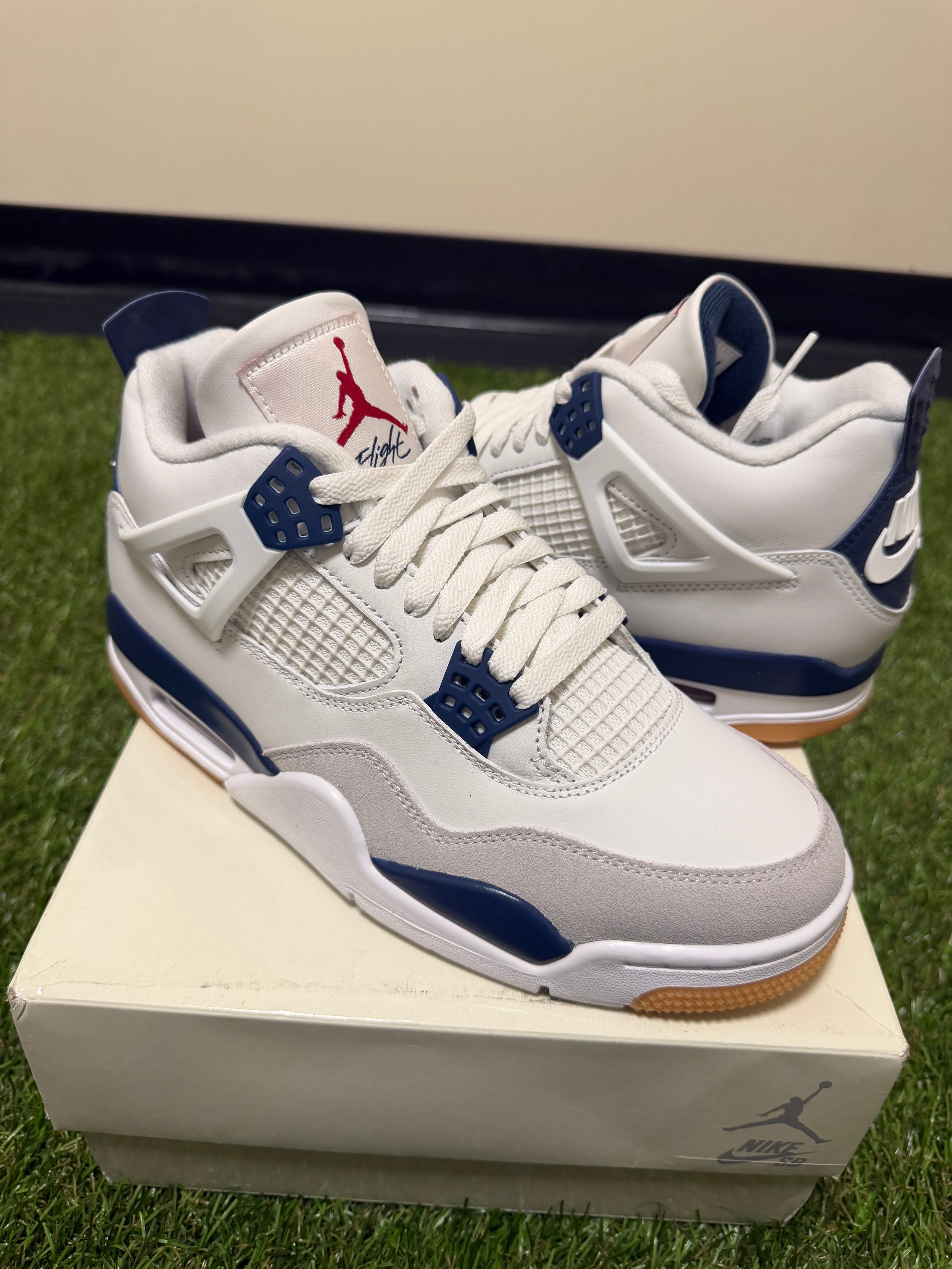 JORDAN 4 SB NAVY