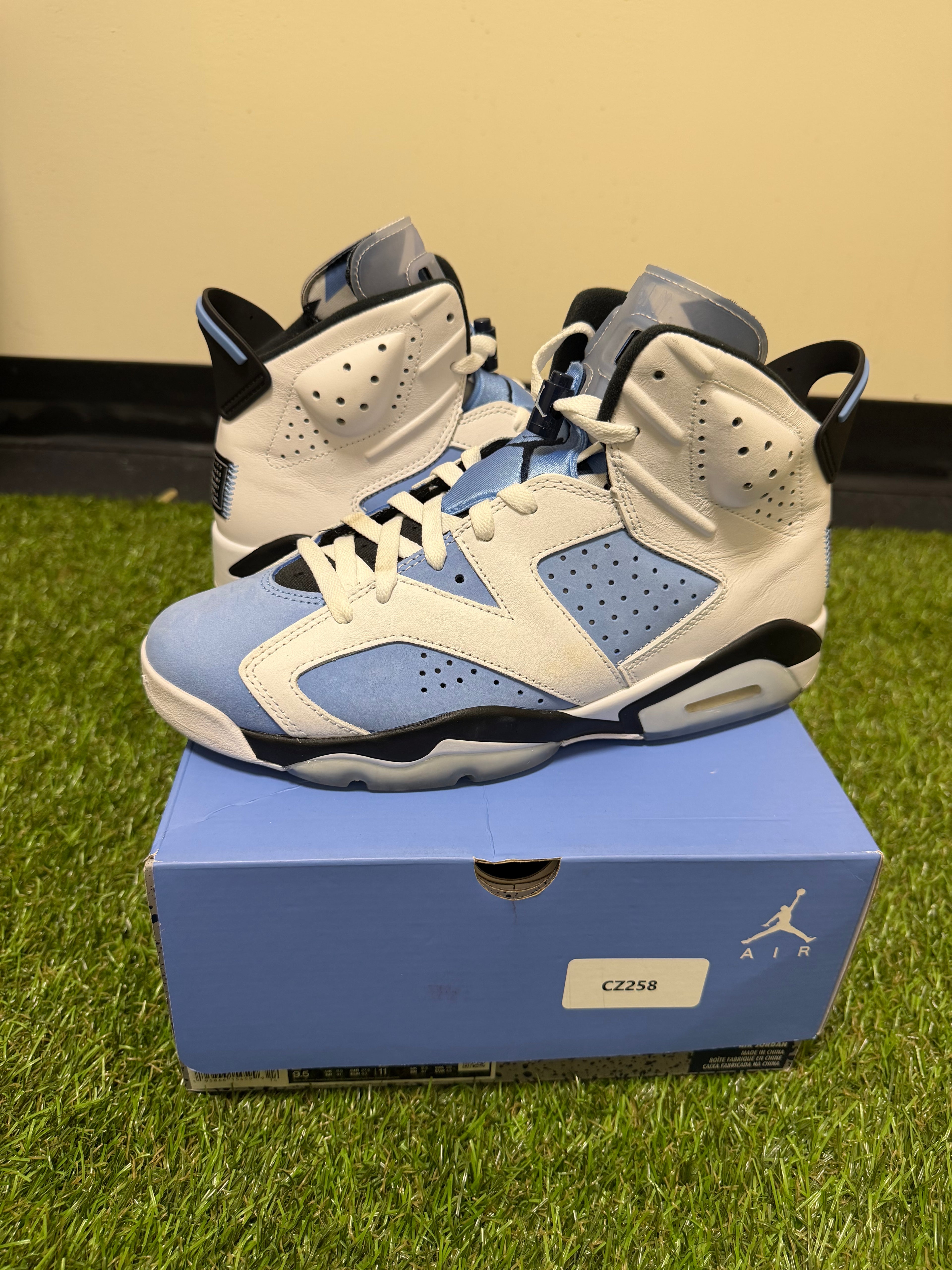 Jordan 6 UNC HOME preowned
