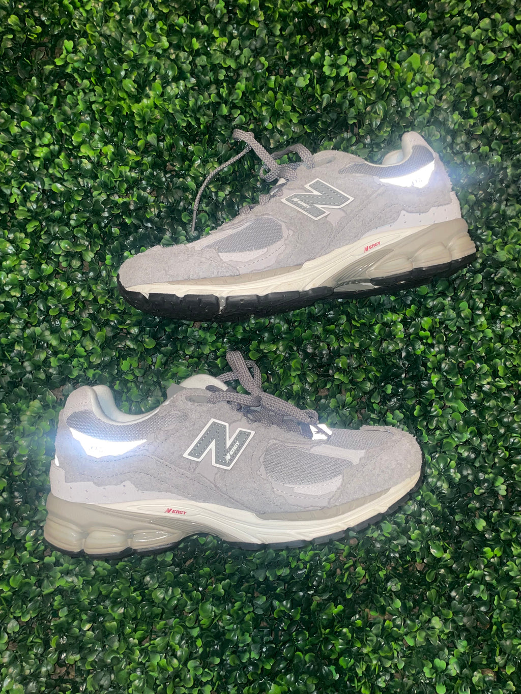 NEW BALANCE 2002RD PREOWED WITH BOX