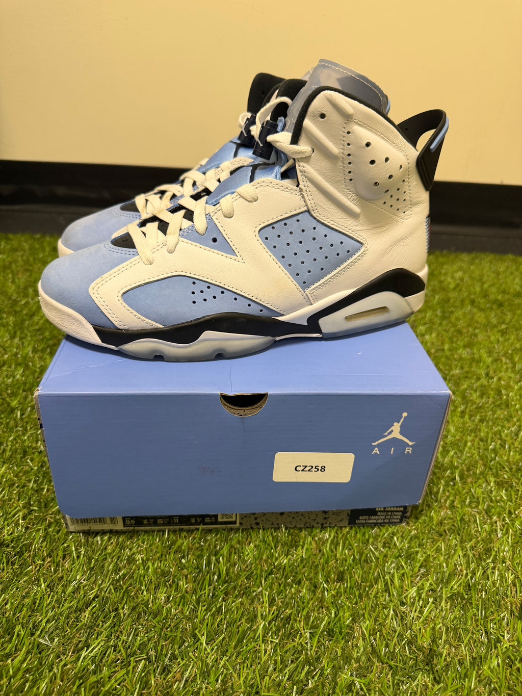 Jordan 6 UNC HOME preowned