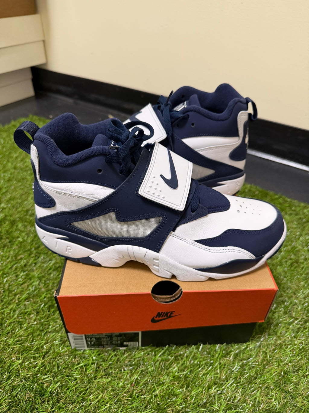 Nike air diamond turf new