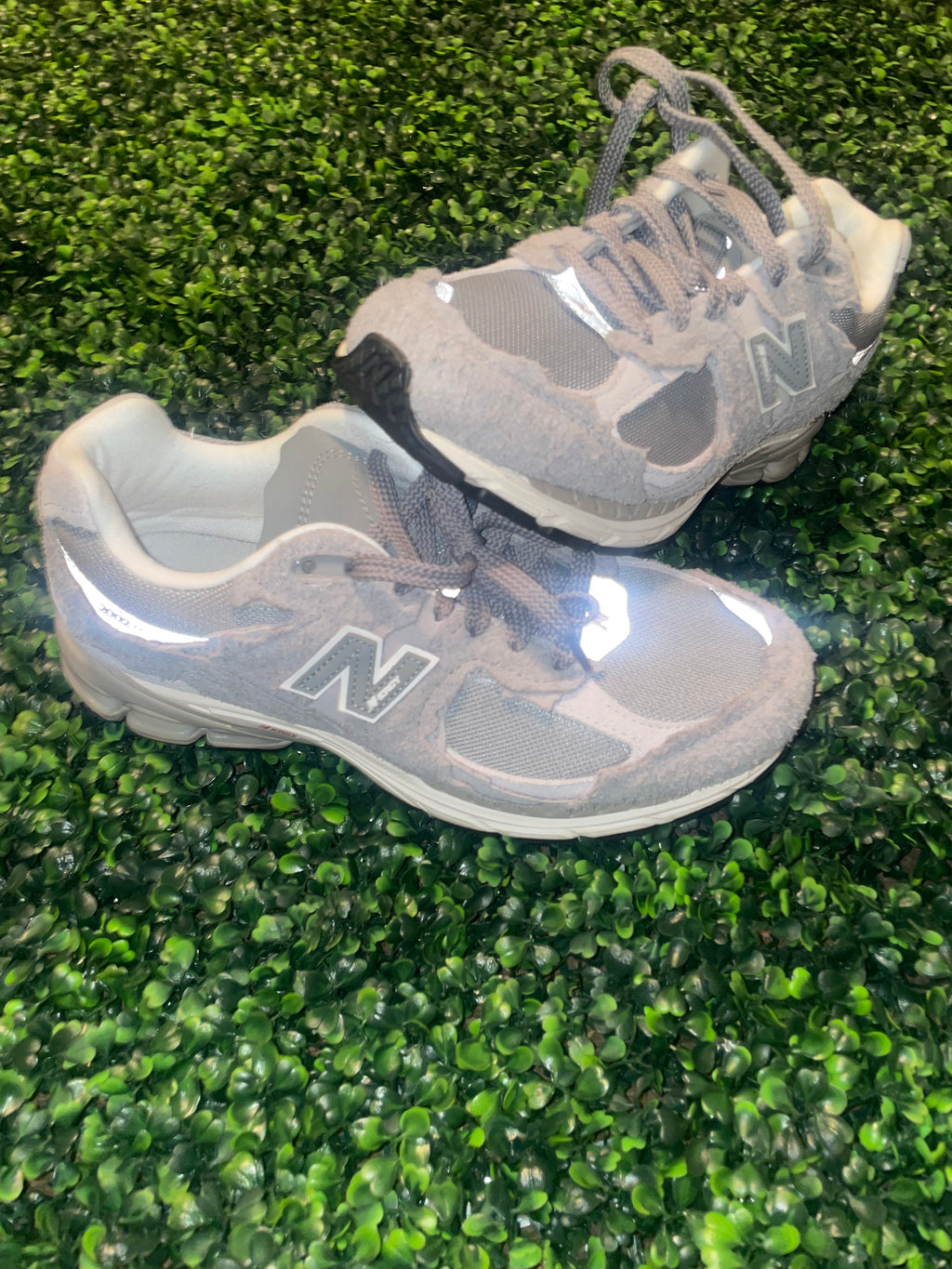 NEW BALANCE 2002RD PREOWED WITH BOX