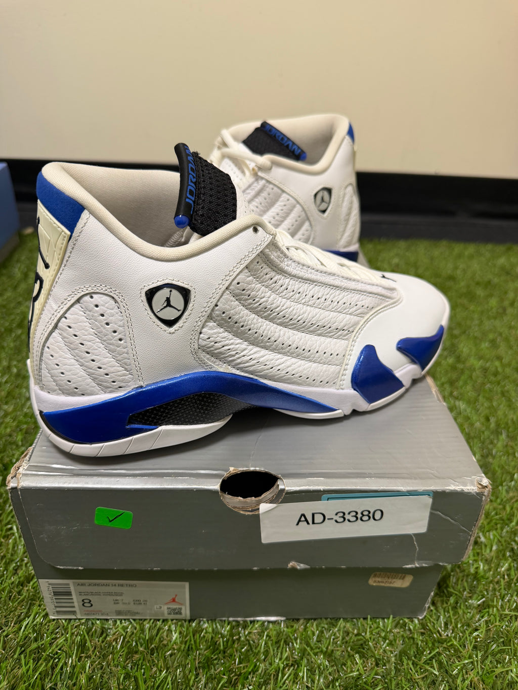 Jordan 8 size 8 preowned