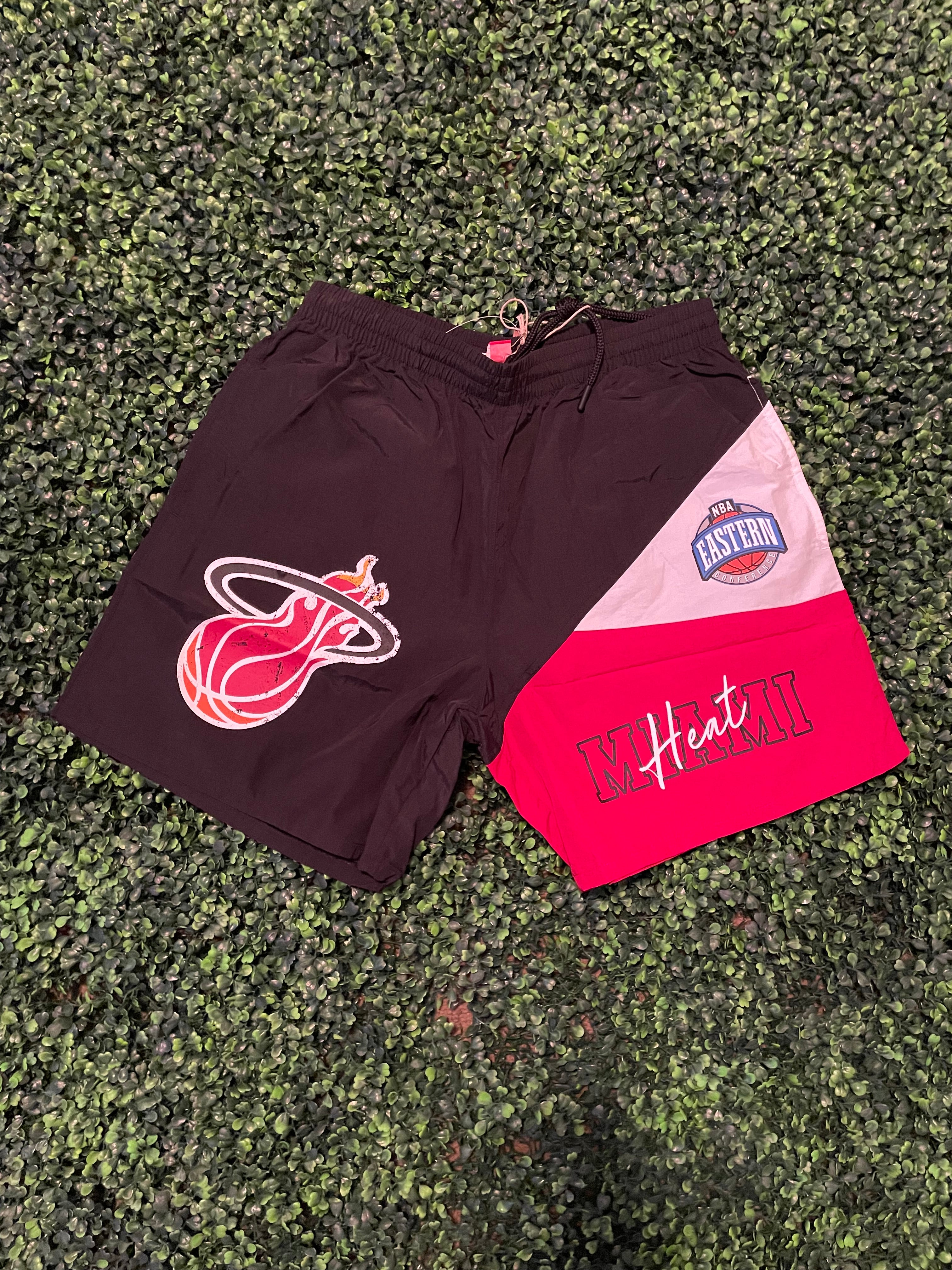 NBA SHORTS VINTAGE LOGO HEAT MITCHELL & NESS
